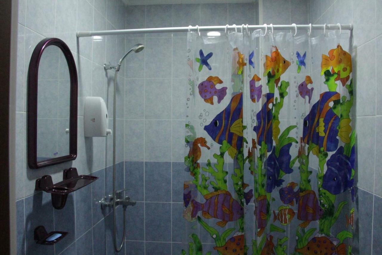 Snow Leopard Hostel Karakol Esterno foto